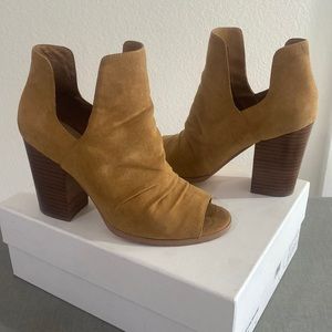 Abound peep toe booties size 7.5